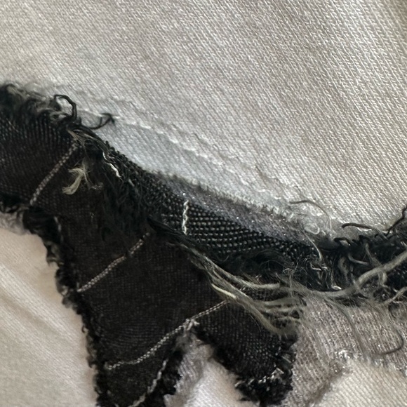 ANTONIO MARRAS (no label) Black and White Fitted Blouse with fabric applique - Picture 8 of 9